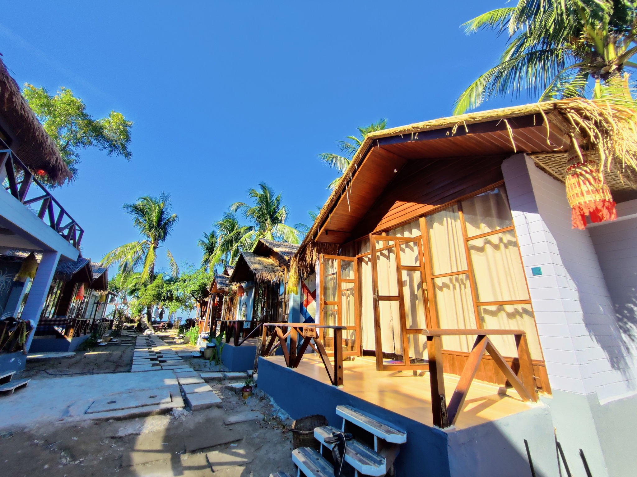 Shurjosnan Twin Beach Resort